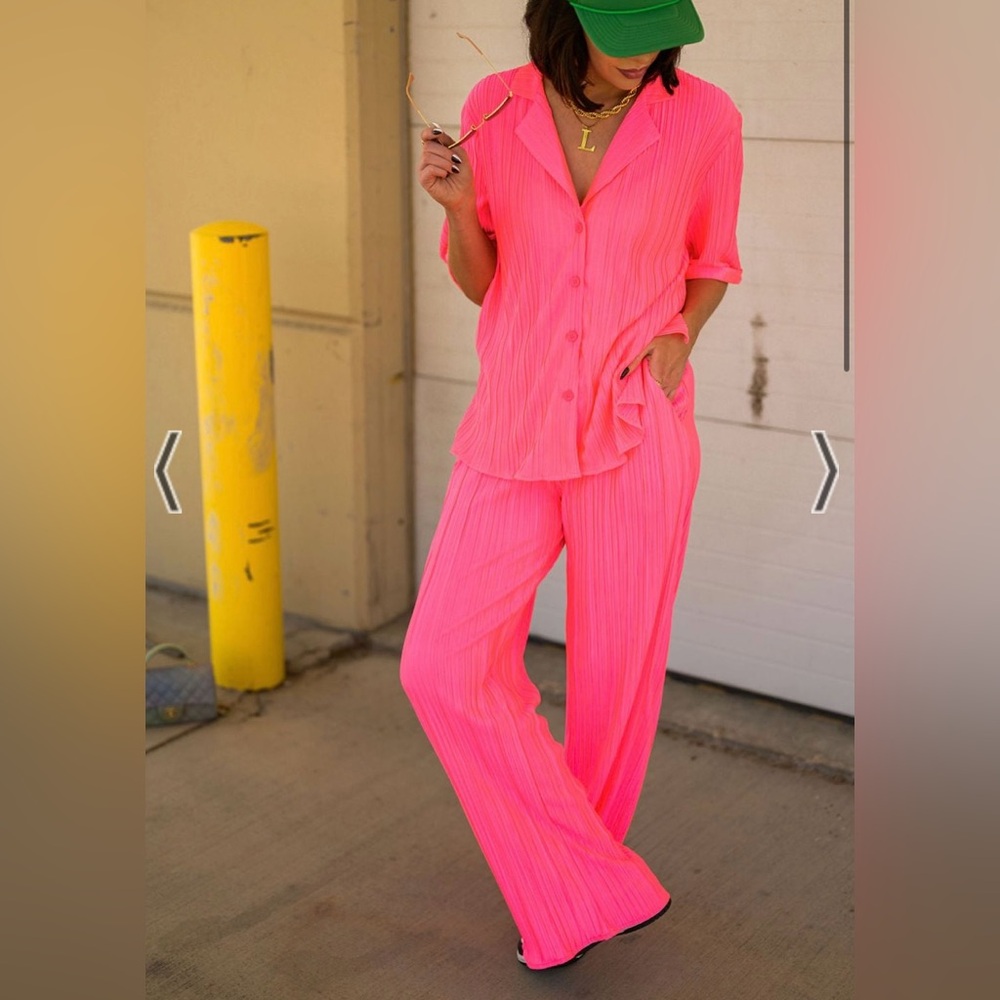 Dressed in LALA The World is Yours Plissé Set in Electric Pink Size Large